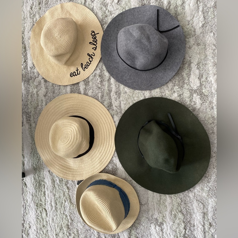BEACH HATS